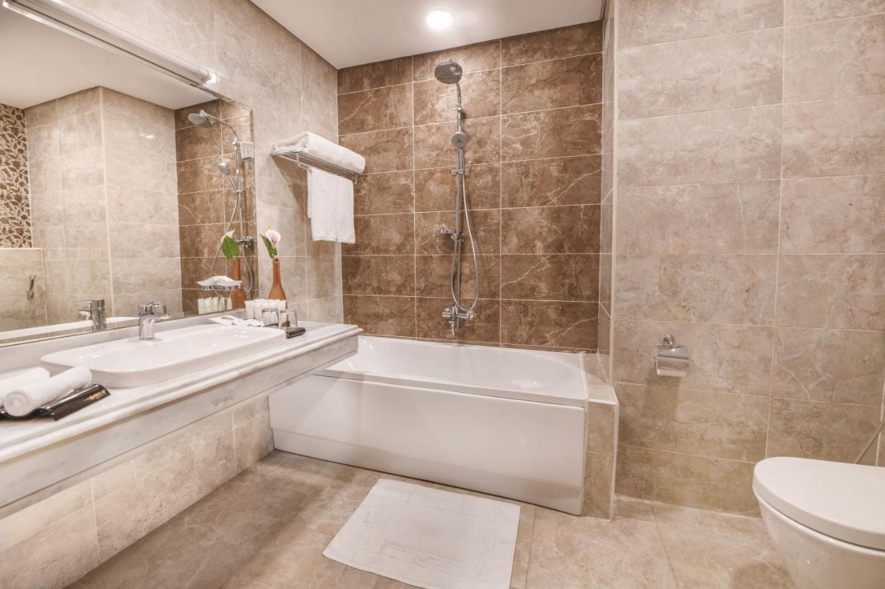 Tolip Gardens Hotel Cairo Exterior photo Bathroom