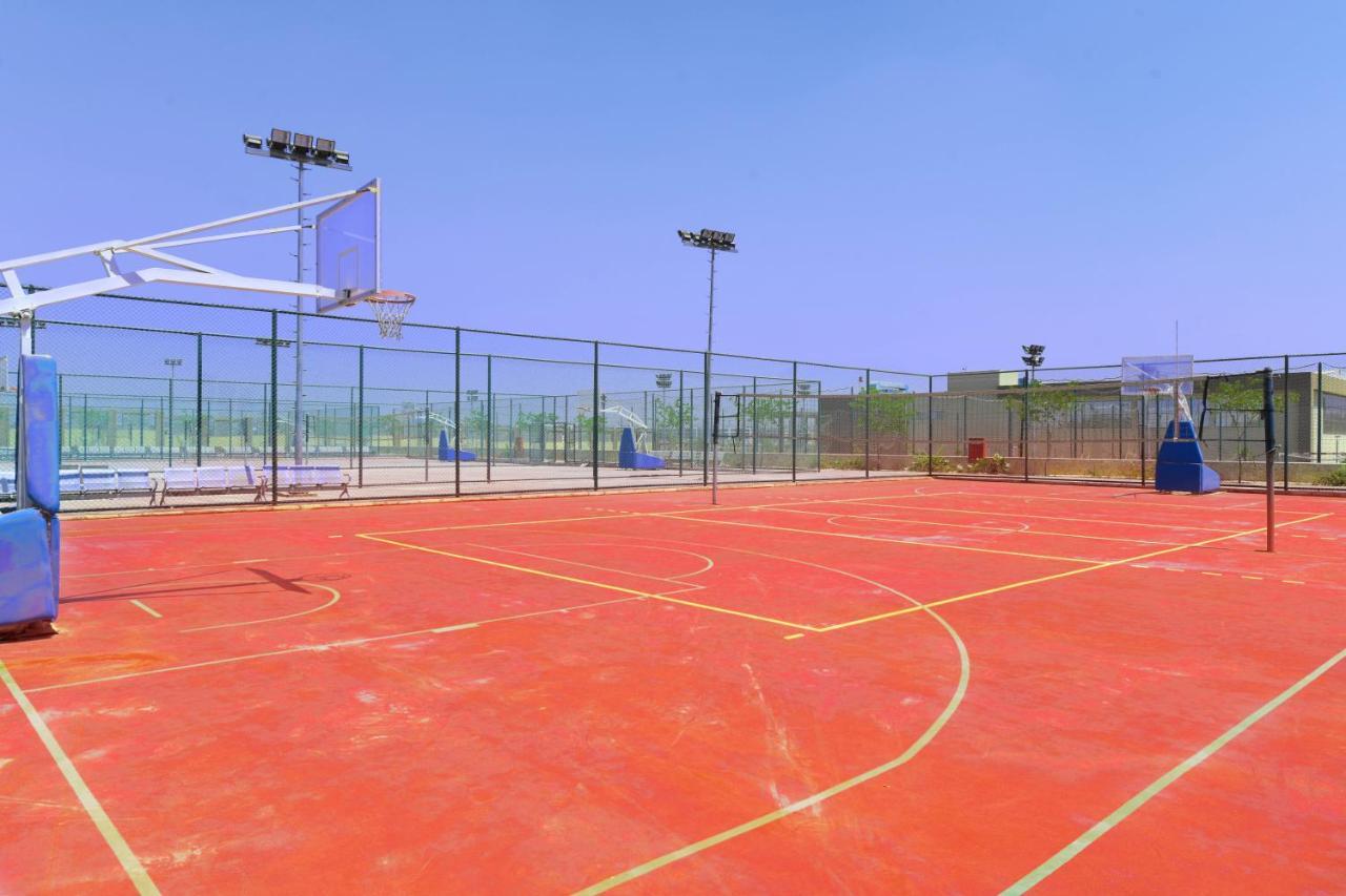 Tolip Gardens Hotel Cairo Exterior photo Basketball court