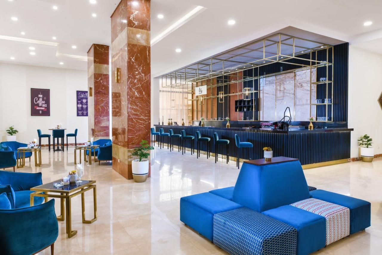 Tolip Gardens Hotel Cairo Exterior photo The bar at the hotel
